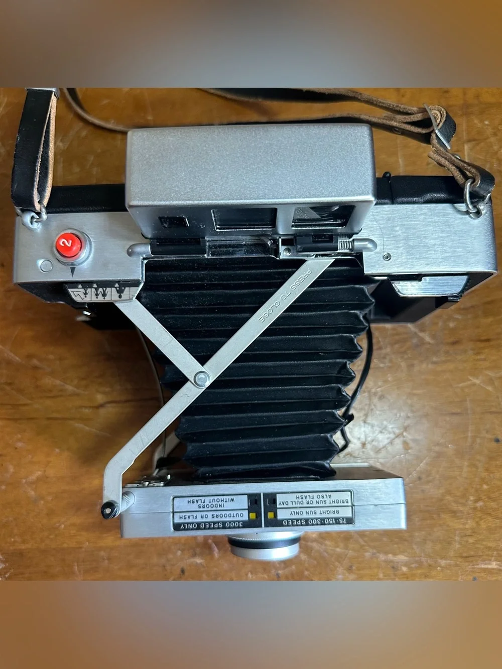 Vintage Polaroid Automatic 250 Land Camera Kit w/ Flash & Case